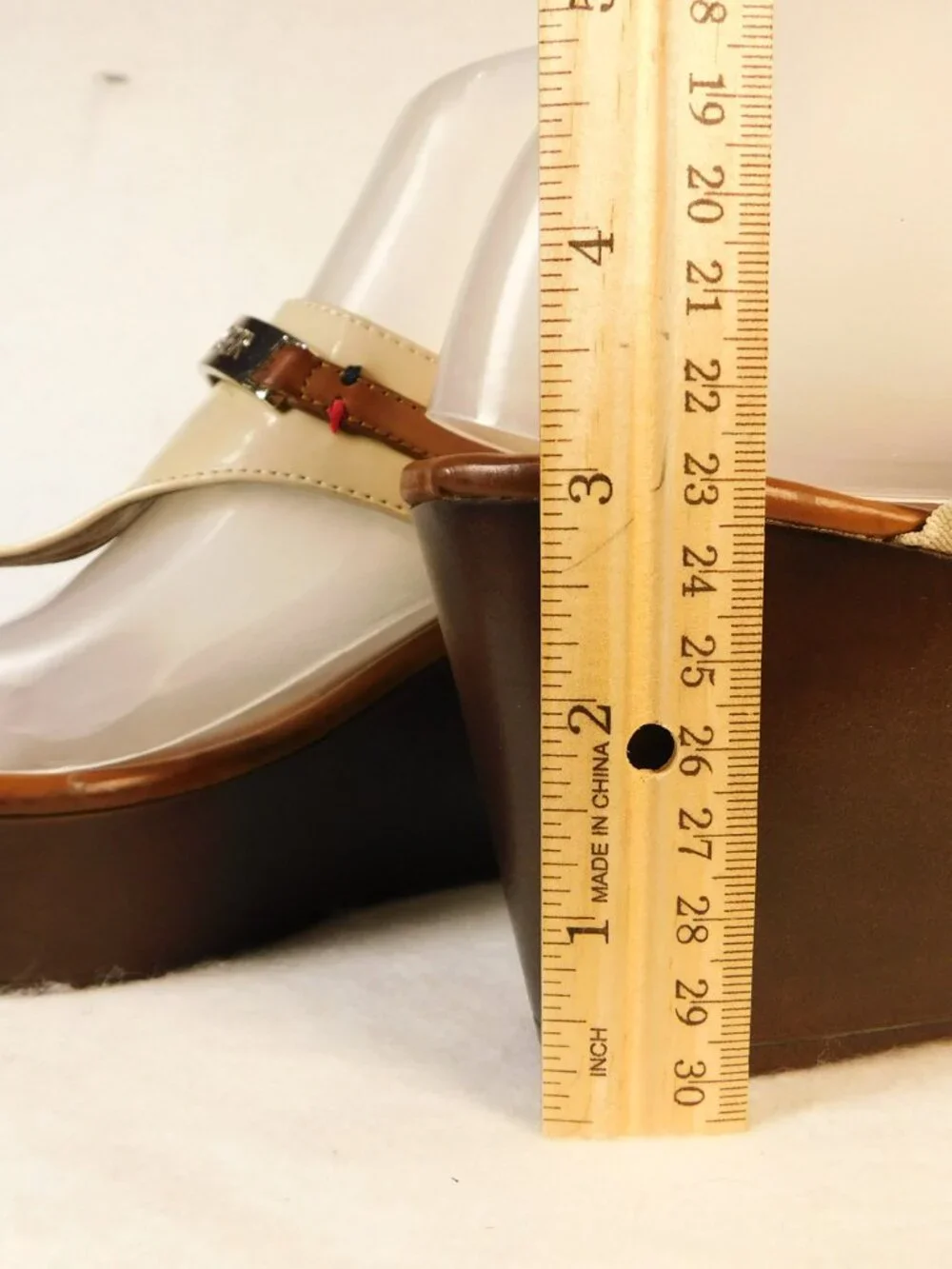 Tommy Hilfiger Siesta Women's 8 Platform Wedge Flip Flops Brown/Cream/Gold Logo
